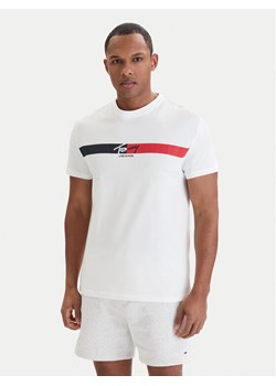 Tommy Jeans T-Shirt DM0DM22539 Biały Regular Fit ze sklepu MODIVO w kategorii T-shirty męskie - zdjęcie 189099093