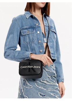 Calvin Klein Jeans Torebka Sculpted Camera Bag18 Mono K60K610275 Czarny ze sklepu MODIVO w kategorii Listonoszki - zdjęcie 189099101