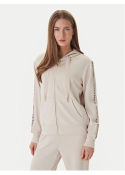 Guess Bluza W6GQ03 K2656 Beżowy Regular Fit ze sklepu MODIVO w kategorii Bluzy damskie - zdjęcie 189101780