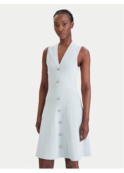 Guess Sukienka dzianinowa W6GK53 Z0658 Błękitny Regular Fit ze sklepu MODIVO w kategorii Sukienki - zdjęcie 189101861