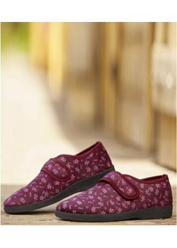 Elastyczne kapcie z gumką zapinane na rzep ze sklepu Atlas For Men w kategorii Kapcie damskie - zdjęcie 189104323