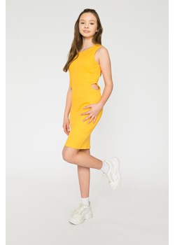 Żółta krótka sukienka z wycięciami, Rozmiar - 158, Kolor - Żółty ze sklepu REPORTER w kategorii Sukienki dziewczęce - zdjęcie 189104614