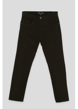 Czarne spodnie LOOSE, Rozmiar - 140, Kolor - Czarny ze sklepu REPORTER w kategorii Spodnie chłopięce - zdjęcie 189104693