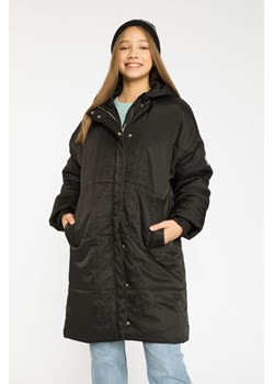 Czarna ocieplana przedłużana kurtka z kapturem, Rozmiar - 146, Kolor - Czarny ze sklepu REPORTER w kategorii Kurtki dziewczęce - zdjęcie 189104850