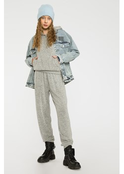 Szara prążkowana bluza dresowa z kapturem, Rozmiar - 140, Kolor - Multikolor ze sklepu REPORTER w kategorii Bluzy dziewczęce - zdjęcie 189105013