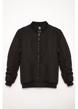 Czarna kurtka przejściowa typu flyers z kieszenią na ramieniu, Rozmiar - 146, Kolor - Czarny ze sklepu REPORTER w kategorii Kurtki chłopięce - zdjęcie 189105202