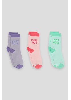 Kolorowe skarpety z napisami 3-PAK, Rozmiar -  31, Kolor - Multikolor ze sklepu REPORTER w kategorii Skarpetki dziecięce - zdjęcie 189105732