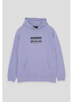 Fioletowa bluza dresowa z kapturem i nadrukiem, Kolor - Fioletowy, Rozmiar - 188 ze sklepu REPORTER w kategorii Bluzy chłopięce - zdjęcie 189105914