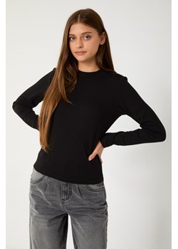 Czarny prążkowany sweter, Rozmiar - 140, Kolor - Czarny ze sklepu REPORTER w kategorii Bluzki dziewczęce - zdjęcie 189106014