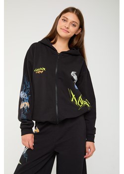 Czarna rozpinana bluza dresowa z kapturem i nadrukami, Rozmiar - 140, Kolor - Czarny ze sklepu REPORTER w kategorii Bluzy dziewczęce - zdjęcie 189106233