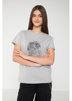 Szary T-shirt z graficznym nadrukiem z przodu, Rozmiar - 140, Kolor - Szary ze sklepu REPORTER w kategorii Bluzki dziewczęce - zdjęcie 189106291