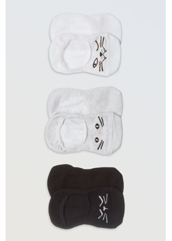 Zestaw skarpet w stonowanej kolorystyce z motywem zwierzęcym 3-PAK, Rozmiar -  31, Kolor - Multikolor ze sklepu REPORTER w kategorii Skarpetki dziecięce - zdjęcie 189106460