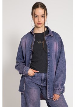 Niebiesko-fioletowa cieniowana koszula jeansowa oversize, Rozmiar - 140, Kolor - Fioletowy ze sklepu REPORTER w kategorii Koszule dziewczęce - zdjęcie 189106893