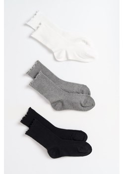 Skarpety z ozdobną falbanką 3-PAK, Rozmiar -  31, Kolor - Multikolor ze sklepu REPORTER w kategorii Skarpetki dziecięce - zdjęcie 189107311