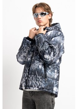 Pikowana kurtka z autorską grafiką na całości ocieplana, Rozmiar - 140, Kolor - Multikolor ze sklepu REPORTER w kategorii Kurtki chłopięce - zdjęcie 189107323
