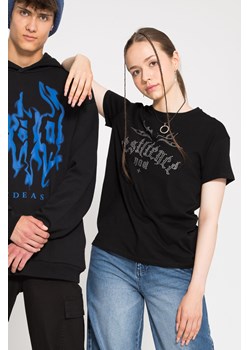 Czarny t-shirt COMFORT z przestrzennym nadrukiem na wysokości piersi, Rozmiar - 140, Kolor - Czarny ze sklepu REPORTER w kategorii Bluzki dziewczęce - zdjęcie 189107342