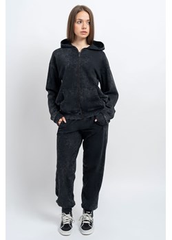 Czarne spodnie dresowe REGULAR z efektem sprania na całości, Rozmiar - 140, Kolor - Czarny ze sklepu REPORTER w kategorii Spodnie dziewczęce - zdjęcie 189107363