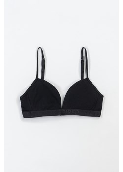 Czarny bawełniany stanik na ramiączkach z ozdobną gumą, Rozmiar - 140, Kolor - Czarny ze sklepu REPORTER w kategorii Staniki dla dziewczynki - zdjęcie 189107401