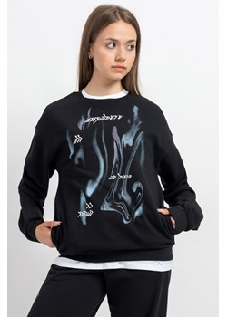 Czarna bluza REGULAR z kolorową grafiką z przodu, Rozmiar - 140, Kolor - Czarny ze sklepu REPORTER w kategorii Bluzy dziewczęce - zdjęcie 189107410