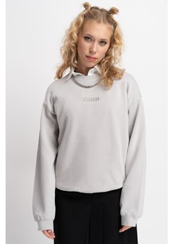 Jasnoszara bluza REGULAR z minimalistycznym haftem na wysokości piersi, Rozmiar - 170, Kolor - Szary ze sklepu REPORTER w kategorii Bluzy dziewczęce - zdjęcie 189107561