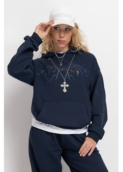 Granatowa bluza REGULAR z kapturem z kontrastową grafiką z przodu, Rozmiar - 140, Kolor - Granatowy ze sklepu REPORTER w kategorii Bluzy dziewczęce - zdjęcie 189107634