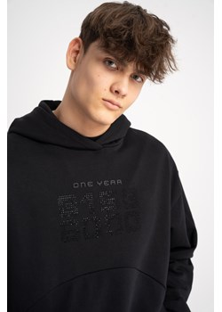 Czarna bluza z kapturem z aplikacją z dżetów krój BOXY, Rozmiar - 170, Kolor - Czarny ze sklepu REPORTER w kategorii Bluzy chłopięce - zdjęcie 189107780