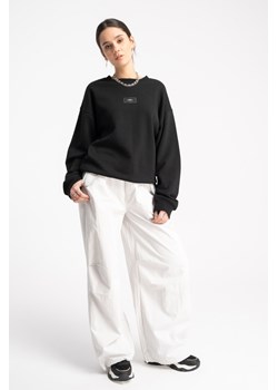 Jasnoszare spodnie typu PARACHUTE z zaszewkami na kolanach, Rozmiar - 140, Kolor - Szary ze sklepu REPORTER w kategorii Spodnie dziewczęce - zdjęcie 189107791