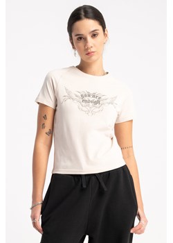 Beżowa bluzka SLIM z autorską grafiką z przodu, Rozmiar - 170, Kolor - Beżowy ze sklepu REPORTER w kategorii Bluzki dziewczęce - zdjęcie 189107804