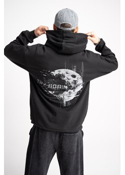 Czarna bluza REGULAR z kapturem z autorską grafiką z tyłu, Rozmiar - 152, Kolor - Czarny ze sklepu REPORTER w kategorii Bluzy chłopięce - zdjęcie 189107814