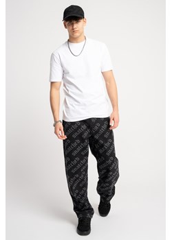 Czarne spodnie jeansowe STRAIGHT z nadrukiem na całości, Rozmiar - 140, Kolor - Czarny ze sklepu REPORTER w kategorii Spodnie chłopięce - zdjęcie 189107840