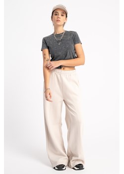 Beżowe spodnie dresowe WIDE LEG, Rozmiar - 140, Kolor - Beżowy ze sklepu REPORTER w kategorii Spodnie dziewczęce - zdjęcie 189107853