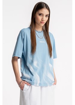 Niebieski t-shirt OVERSIZE z kontrastowym nadrukiem, Rozmiar - 140, Kolor - Niebieski ze sklepu REPORTER w kategorii Bluzki dziewczęce - zdjęcie 189108411