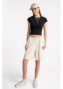 Kremowe krótkie spodenki dresowe REGULAR bez nadruków, Rozmiar - 140, Kolor - Kremowy ze sklepu REPORTER w kategorii Spodenki dziewczęce - zdjęcie 189108442