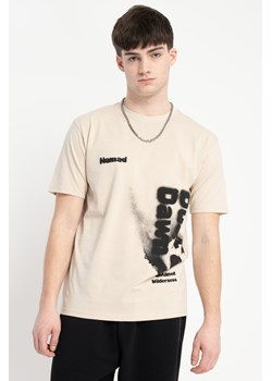 Beżowy t-shirt REGULAR z autorską grafiką, Rozmiar - 140, Kolor - Beżowy ze sklepu REPORTER w kategorii T-shirty chłopięce - zdjęcie 189108700
