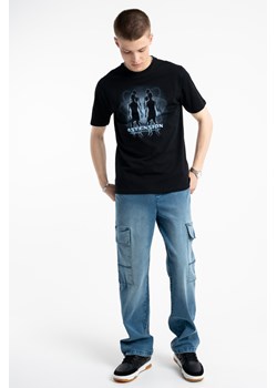 Niebieskie spodnie jeansowe typu CARGO z efektem sprania, Rozmiar - 140, Kolor - Niebieski ze sklepu REPORTER w kategorii Spodnie chłopięce - zdjęcie 189108830