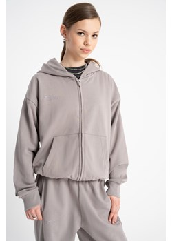 Beżowa bluza REGULAR z kapturem z autorską grafiką z tyłu ozdobiona dżetami, Rozmiar - 140, Kolor - Beżowy ze sklepu REPORTER w kategorii Bluzy dziewczęce - zdjęcie 189109292