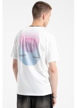 Biały t-shirt REGULAR z autorską grafiką z tyłu, Rozmiar - 146, Kolor - Biały ze sklepu REPORTER w kategorii T-shirty chłopięce - zdjęcie 189109374