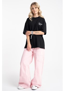 Różowe spodnie jeansowe typu CARPENTER z efektem sprania, Rozmiar - 170, Kolor - Różowy ze sklepu REPORTER w kategorii Spodnie dziewczęce - zdjęcie 189109840