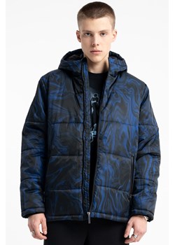 Pikowana kurtka ocieplana z kolorową grafiką na całości, Rozmiar - 170, Kolor - Niebieski ze sklepu REPORTER w kategorii Kurtki chłopięce - zdjęcie 189109870