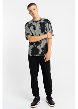 Czarne spodnie dresowe REGULAR bez nadruków, Rozmiar - 170, Kolor - Czarny ze sklepu REPORTER w kategorii Spodnie chłopięce - zdjęcie 189110164