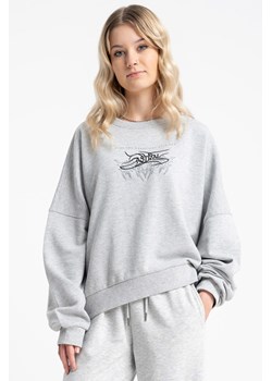 Szara bluza BOXY bez kaptura z autorską grafiką z przodu, Rozmiar - 140, Kolor - Szary ze sklepu REPORTER w kategorii Bluzy dziewczęce - zdjęcie 189110251