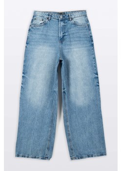 Niebieskie spodnie jeansowe WIDE LEG z efektem przetarcia, Kolor - Niebieski, Rozmiar - 182 ze sklepu REPORTER w kategorii Spodnie chłopięce - zdjęcie 189110280