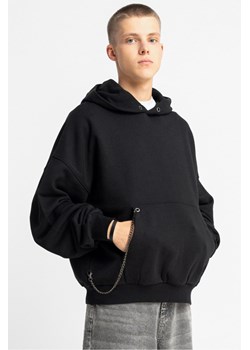 Czarna bluza BOXY z kapturem z odpinanym łańcuszkiem, Rozmiar - 170, Kolor - Czarny ze sklepu REPORTER w kategorii Bluzy chłopięce - zdjęcie 189110431