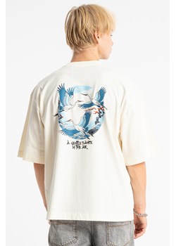 Kremowy t-shirt LOOSE z autorską grafiką z tyłu, Rozmiar - 146, Kolor - Beżowy ze sklepu REPORTER w kategorii T-shirty chłopięce - zdjęcie 189110524