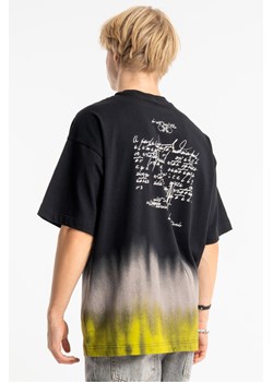 Czarny t-shirt OVERSIZE z nadrukiem na całości, Rozmiar - 146, Kolor - Czarny ze sklepu REPORTER w kategorii T-shirty chłopięce - zdjęcie 189110683