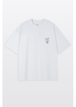 Biały t-shirt OVERSIZE z minimalistyczną grafiką, Rozmiar - 146, Kolor - Biały ze sklepu REPORTER w kategorii Bluzki dziewczęce - zdjęcie 189110743
