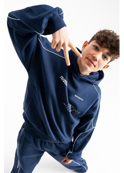 Granatowa bluza BOXY z kapturem z kontrastowymi wypustkami podkreślającymi cięcia, Rozmiar - 140, Kolor - Granatowy ze sklepu REPORTER w kategorii Bluzy chłopięce - zdjęcie 189110963