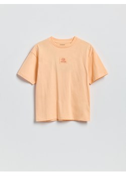 Reserved - Bawełniany t-shirt z naszywką - brzoskwiniowy ze sklepu Reserved w kategorii T-shirty chłopięce - zdjęcie 189112181
