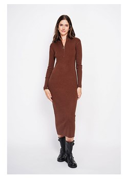 ASSUILI Sukienka dzianinowa w kolorze brązowym ze sklepu Limango Polska w kategorii Sukienki - zdjęcie 189118123
