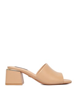 Klapki Nine West CEO-6223-9 Beżowy ze sklepu eobuwie.pl w kategorii Klapki damskie - zdjęcie 189128964